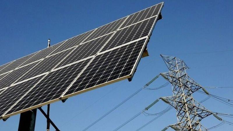 فرماندار سمنان: افزایش تولید برق خورشیدی از ۹۵ به ۲۰۰ مگاوات هدفگذاری شد