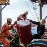 پرواز بهای نفت خام در بازارهای جهانی