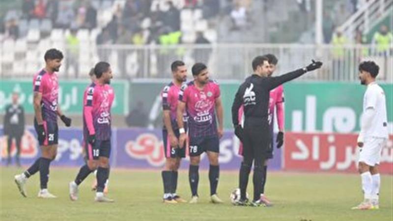 اراکیها در خانه میزبان پیکان