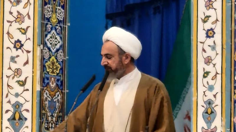 امام جمعه ایلام: هدف اقدامات دشمن، تغییر باورها و دلسرد کردن مردم ما است