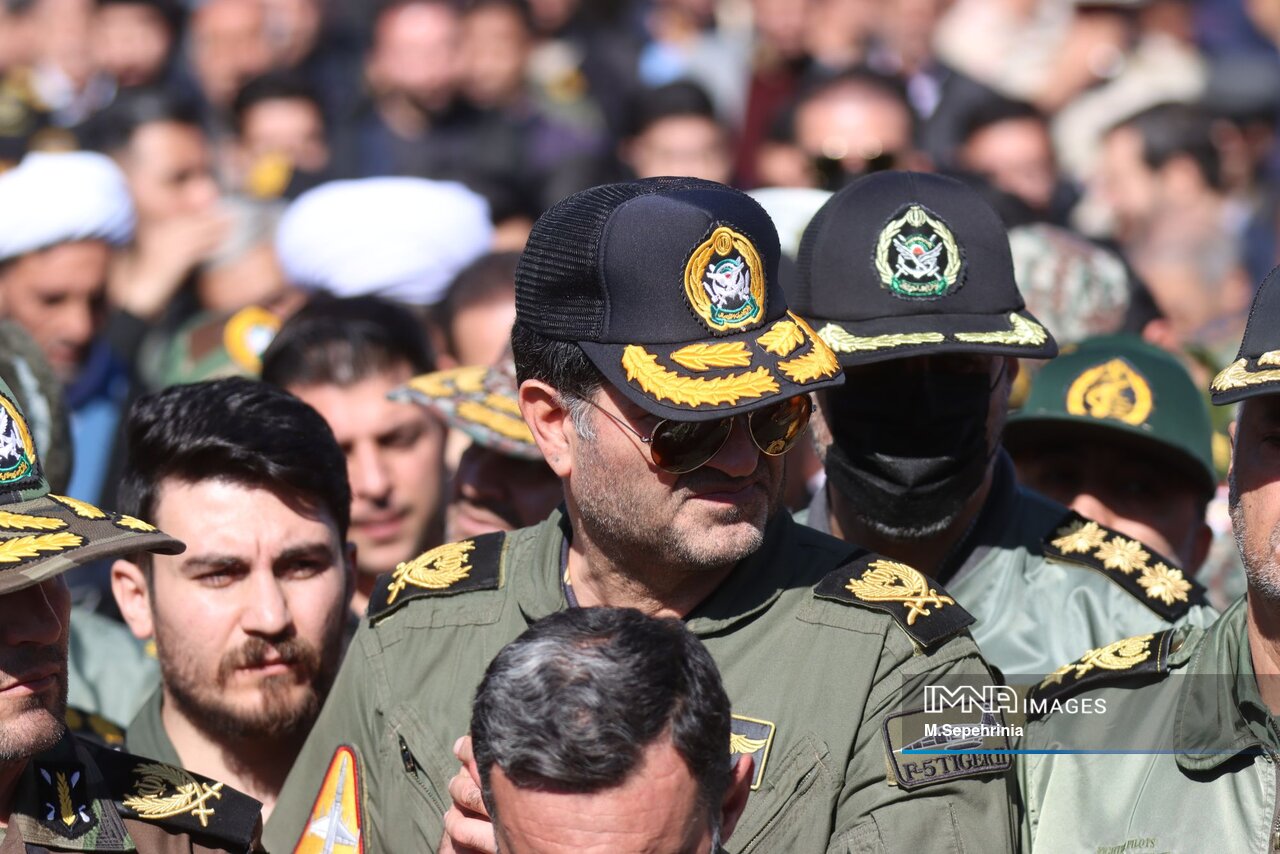 عکس/ تشییع پیکر شهید سرتیپ دوم خلبان «مهدی فیروزمند» در تبریز