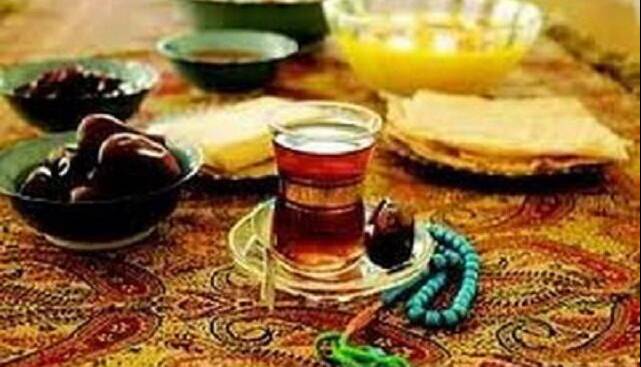 چگونه در ماه رمضان دچار کمآبی و اضافهوزن نشویم؟