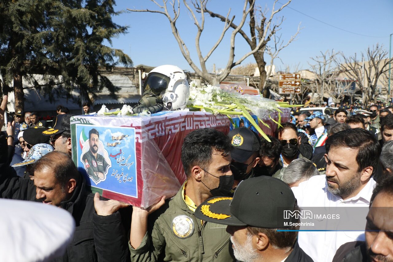 عکس/ تشییع پیکر شهید سرتیپ دوم خلبان «مهدی فیروزمند» در تبریز