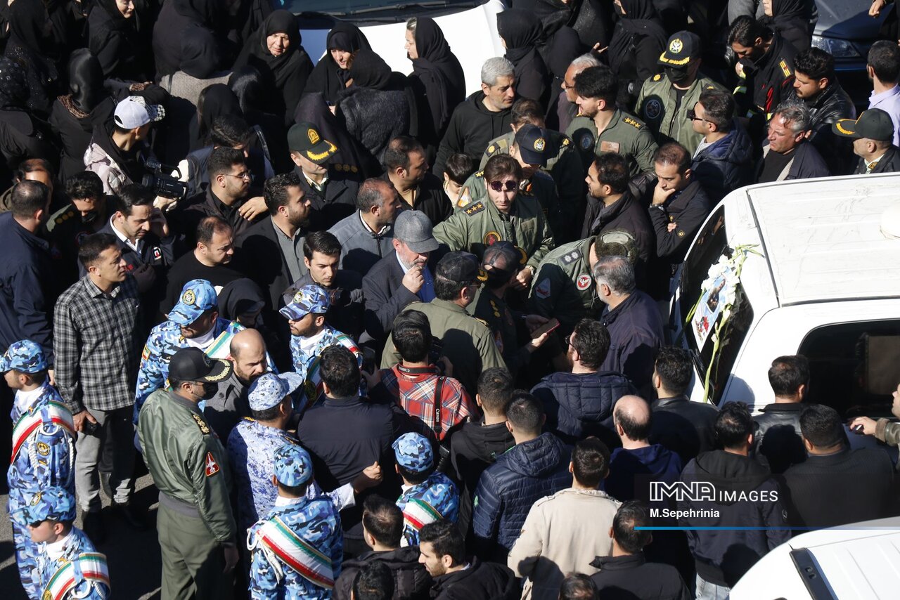 عکس/ تشییع پیکر شهید سرتیپ دوم خلبان «مهدی فیروزمند» در تبریز