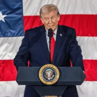 ترامپ خطاب به گرینلندیها: کشتی در راه است!