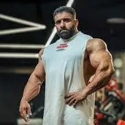 هادی چوپان: این خوشتیپ بودن من داستان غمانگیزی دارد