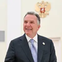 تناقضهای یک بساز و بفروش