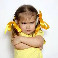 هر چیزی به دخترم میگویم برعکسش را انجام میدهد