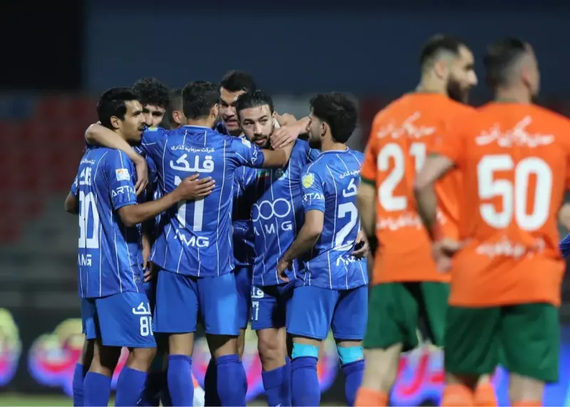 سه امتیاز بازی با مس برای استقلال طلا بود!