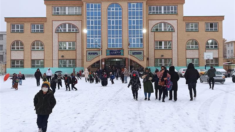 برف موجب تعطیلی برخی مدارس نوبت عصر اردبیل شد