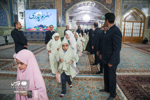 عکس/ مهمانی فرشتههای روزه اولی در حرم رضوی