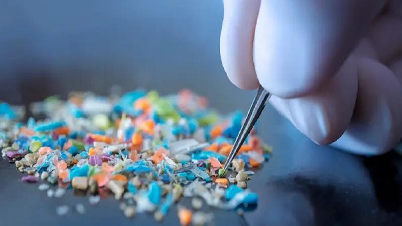 تبدیل زبالههای پلاستیکی به سرکه با کاتالیزور خورشیدی