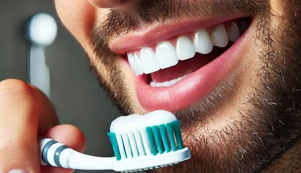 احکام مسواک زدن و استفاده از نخ و خلال دندان در ماه رمضان