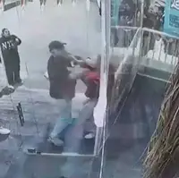 نوجوانی که جلوی آتشزدن مسجد را گرفت