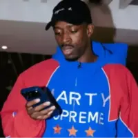 ژست عثمان دمبله با کاپشن معروف بازیگر هالیوودی!