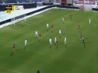 سوپرگل؛ قیچی برگردان عجیب و وحشتناک در لیگ بلغارستان!