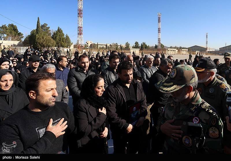 مراسم تشییع پیکر 2 شهید خلبان هوانیروز در اصفهان