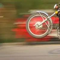 عکس/ شوخی خطرناک چند نوجوان با موتور در مفتح مشهد