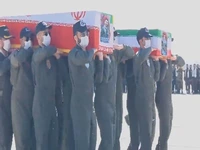 وداع خلبانان هوانیروز اصفهان با دو همرزم شهیدشان