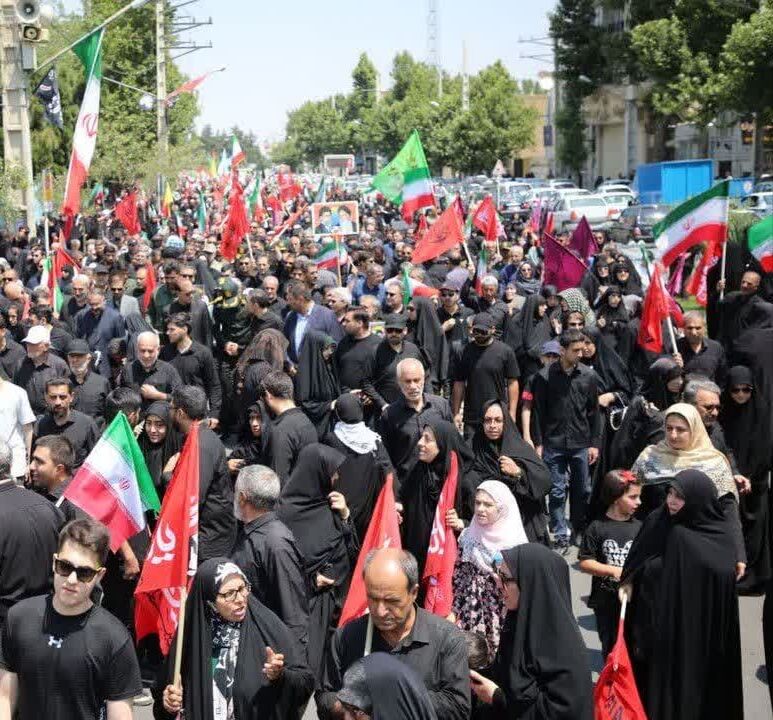 اشک ماتم ارومیهای ها برای رهبر شهید