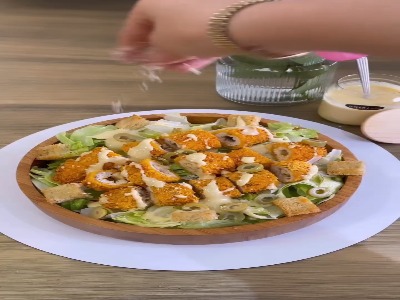 سالاد سزار رستورانی