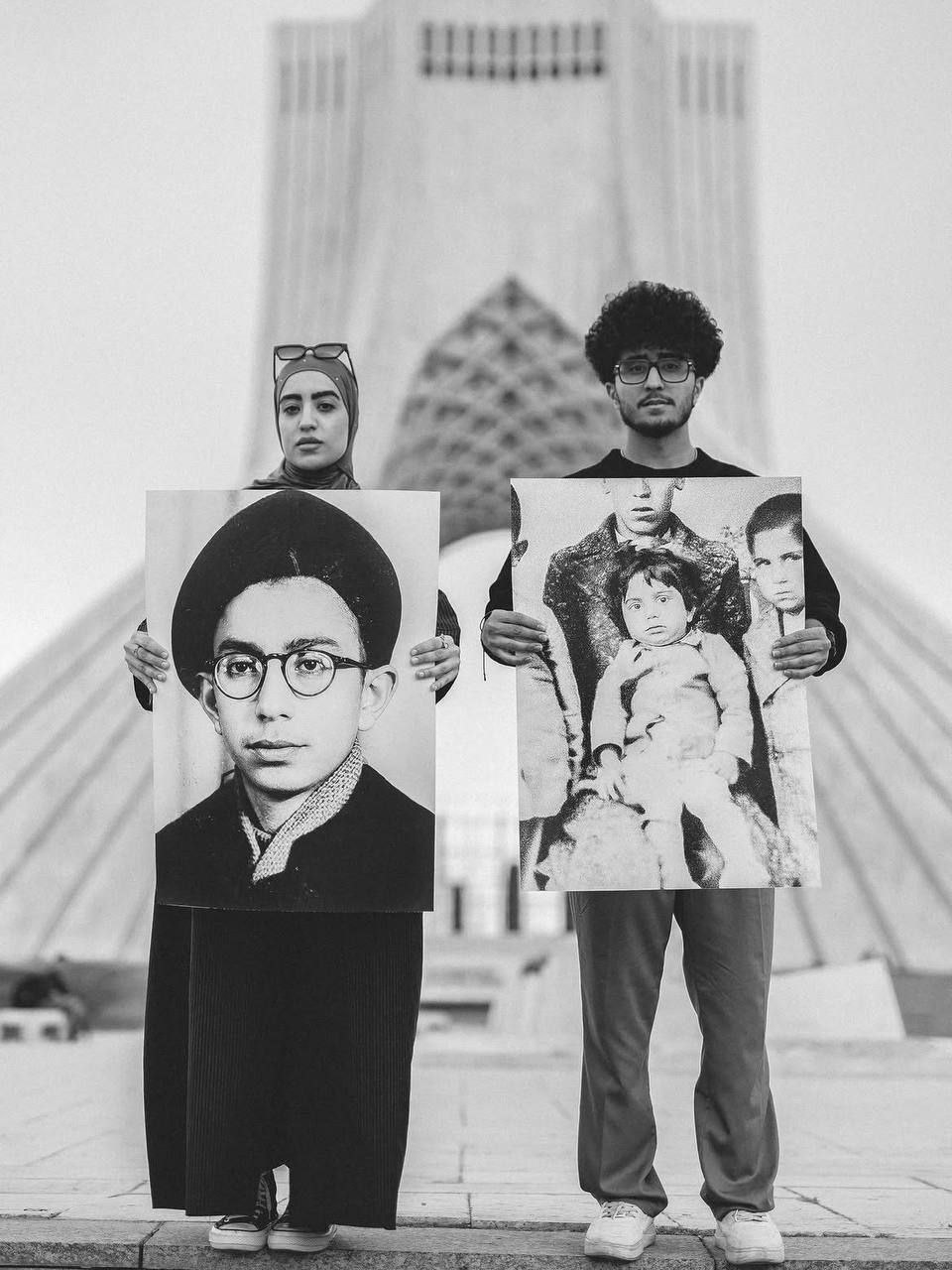 عکس/ خدای خامنهای زنده است
