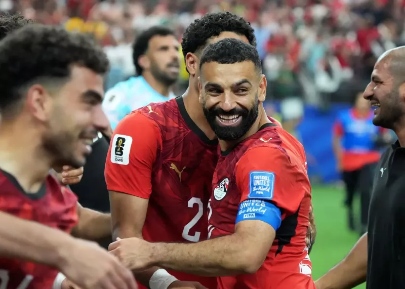 نمایش پهپادی دیدنی در محوطه اهرام ثلاثه برای تمجید از عملکرد محمد صلاح