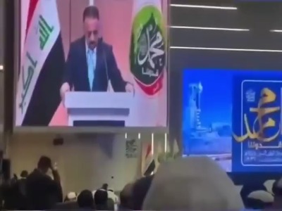 رئیس اوقاف اهل سنت عراق در حین سخنرانی به زمین افتاد