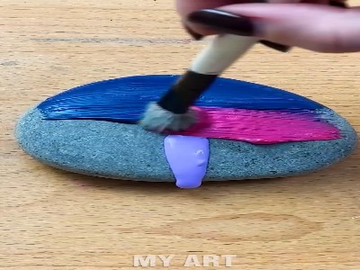 یک سنگ نگاره زیبا و و هنرمندانه
