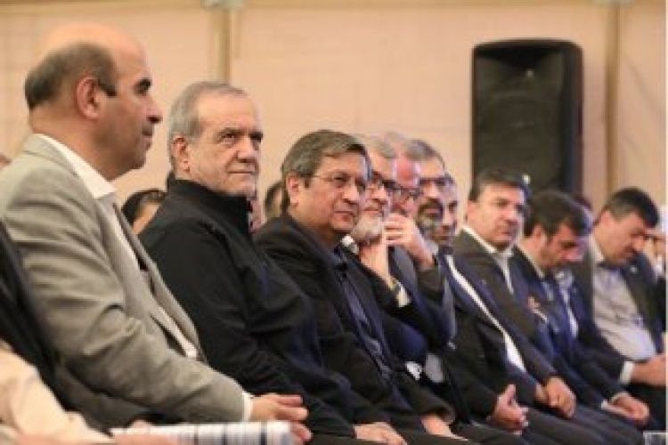 عکس/ افتتاح و بهرهبرداری از نیروگاههای خورشیدی ۹۵ مگاواتی تهران