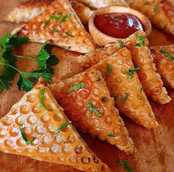 سمبوسه پیتزایی؛ یک طعم بکر و عالی