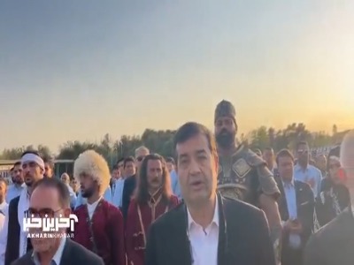 با نواخته شدن سرود ایران اسلامی مراسم بدرقه کاروان عشایری رسما آغاز شد