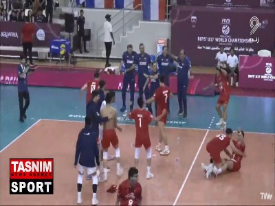 خوشحالی والیبالیست های نوجوان ایران بعد از امتیاز آخر و قهرمانی در جهان