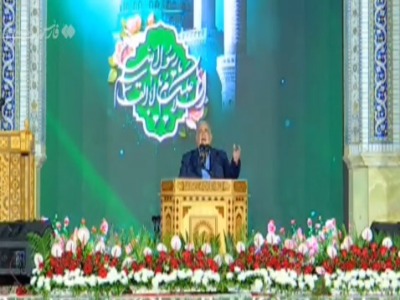 فیلم/ جشن شب میلاد رسول الله(ص) با مدیحه خوانی جعفر ملائکه در حرم مطهر رضوی