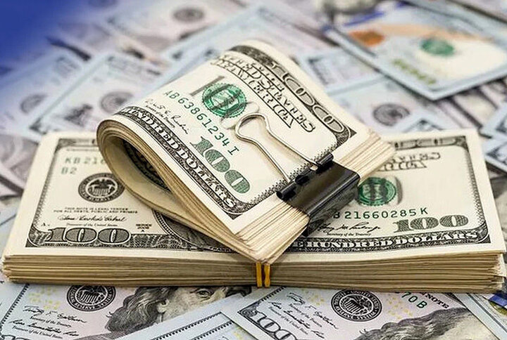 عقبنشینی قیمتها در بازار طلا و سکه؛ دلار کانال 210 هزار تومان را هم فتح کرد