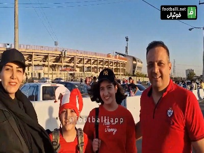 گفت و گو با هواداران تراکتور قبل از دیدار با شمس آذر