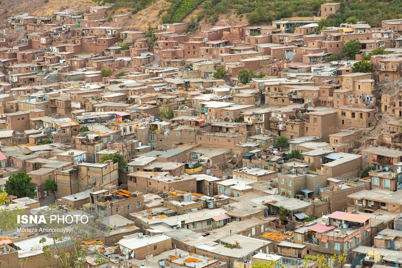 خور؛ شهر پلکانی در دامنههای بینالود