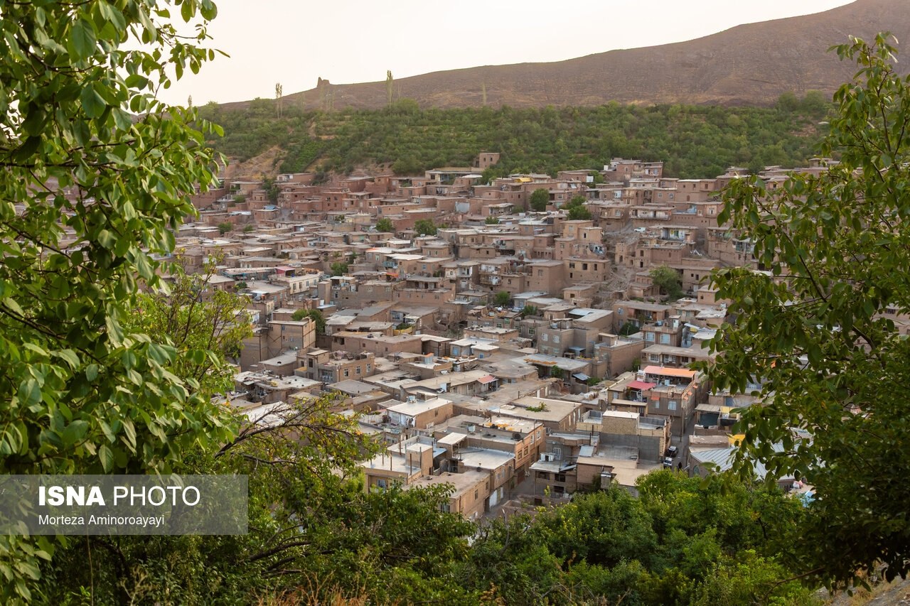 خور؛ شهر پلکانی در دامنههای بینالود