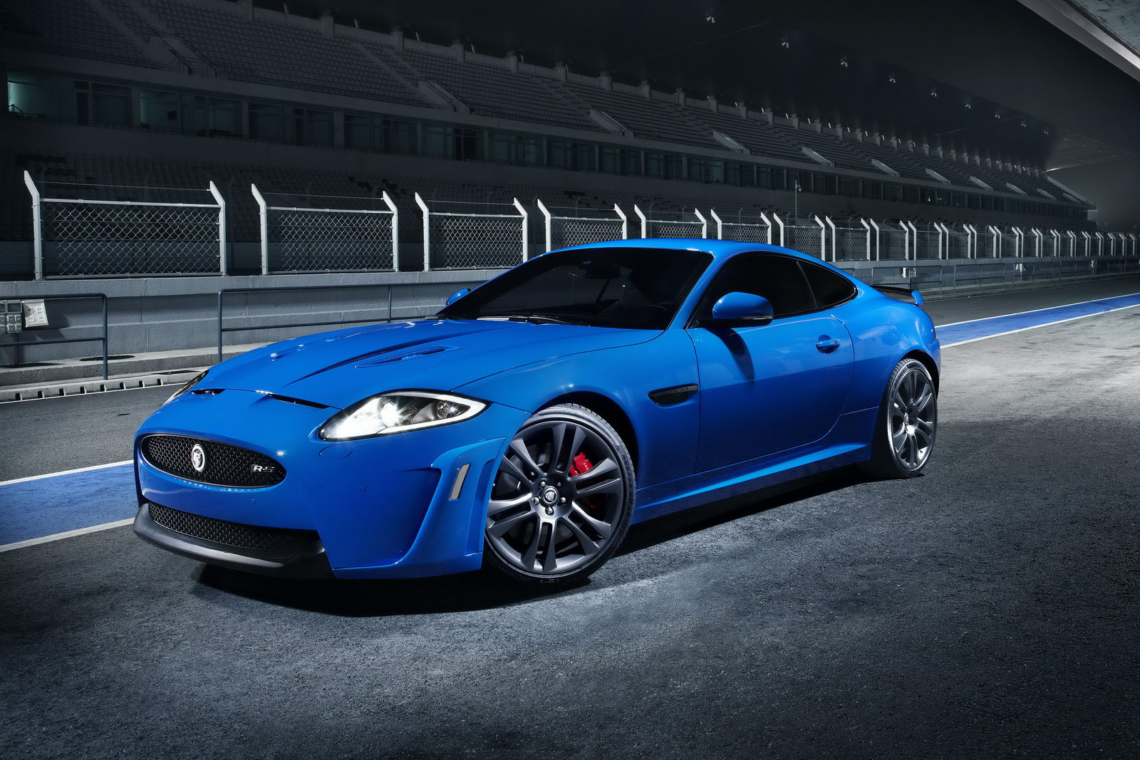 وقتی جگوار واقعاً جگوار بود؛ XKR-S هنوزم یه هیولای بریتانیاییه!