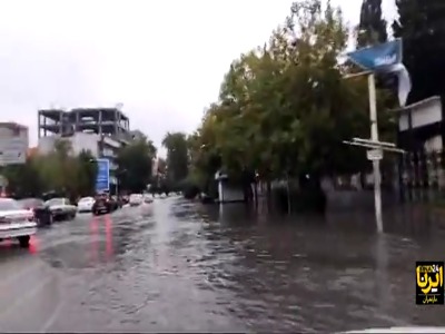 سیل خیابانهای شهر ساری را فلج کرد