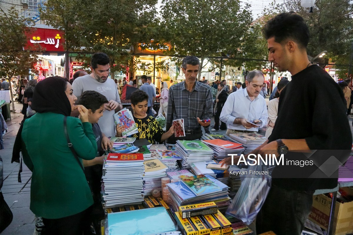 عکس/ بازار فروش لوازم التحریر در آستانه سال تحصیلی جدید- سنندج