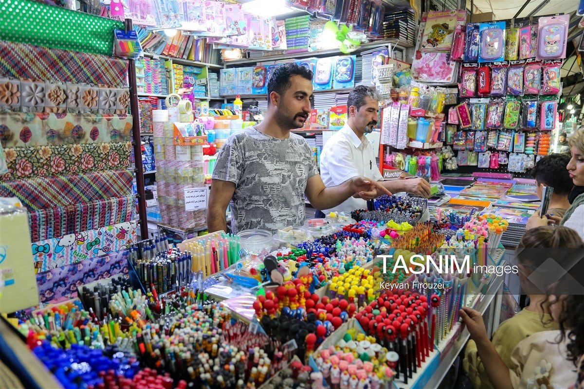 عکس/ بازار فروش لوازم التحریر در آستانه سال تحصیلی جدید- سنندج