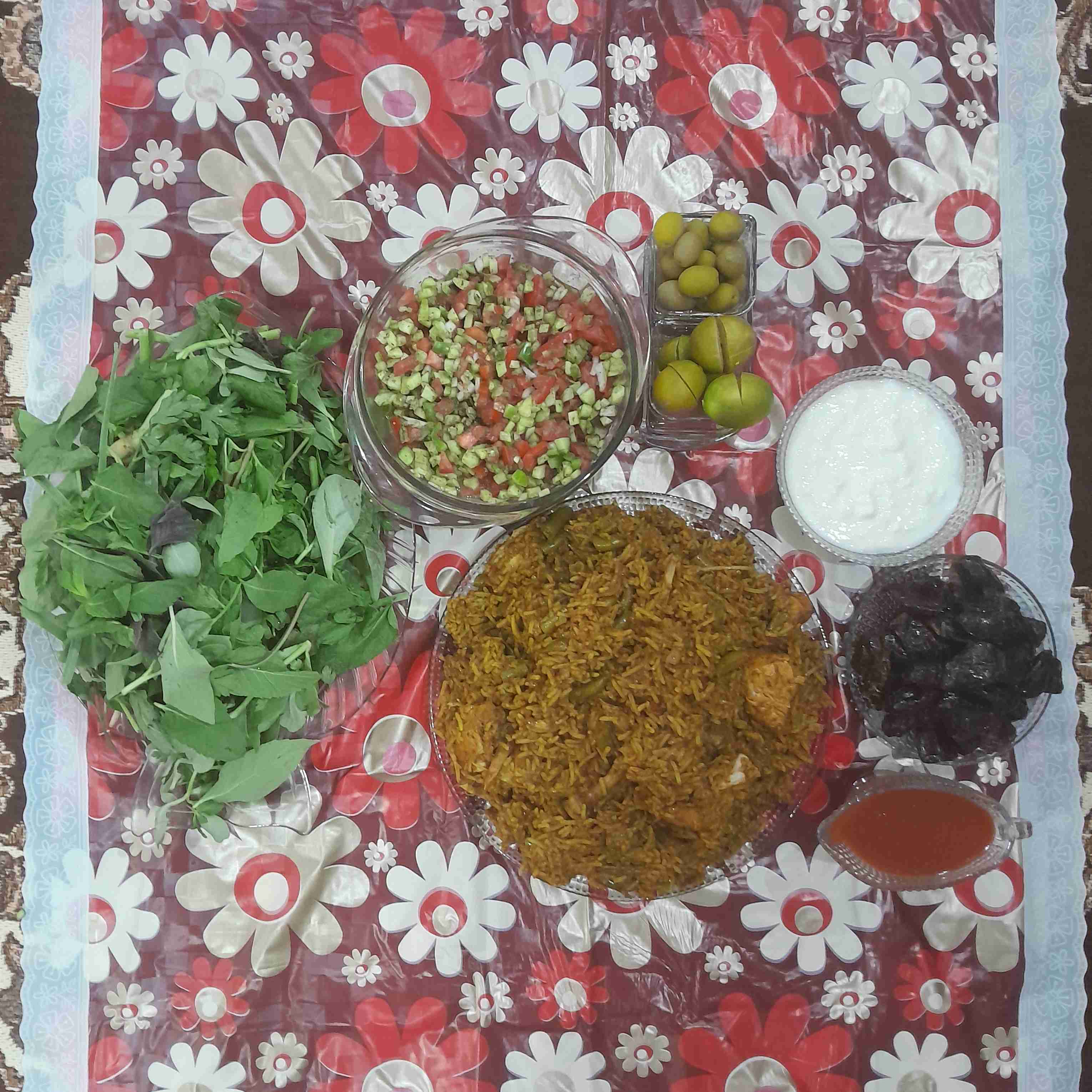 بوقت نهارخوشمزه امروزمون استانبولی مرغ بامخلفات،نوش نگاه پرمهرتان عزیزان😋😋🌷🌷🍀خوشبخت کسی است که شکوه رفتارش آفریننده ی لبخندزندگی در چهره ی دیگران باشد...🌺🌹🌷🍀🌺دستپخت کدبانوی عزیزومهربان خونم 😘🥰💞❤️🫶🤍💖💕💓🤍💚
