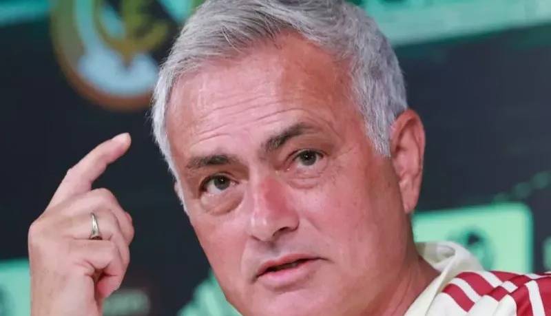 شباهت باورنکردنی! کپی مورینیو از روی دست ژابی