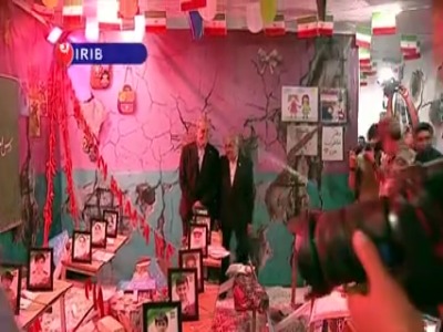 ادای احترام پزشکیان به دانشآموزان شهید مدرسه میناب