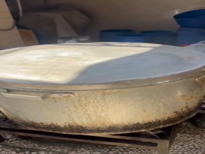 وضعیت اسفناک نگهداری گوشت در یک فروشگاه؛ پلیس با متخلف برخورد کرد