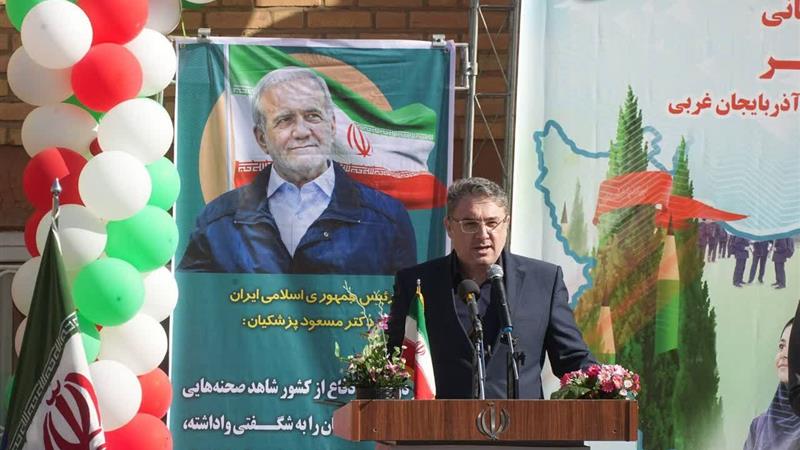 پیام رهبر معظم انقلاب مبنای حرکت نظام آموزشی است/ تقویت هویت ملی دانشآموزان ضروریست