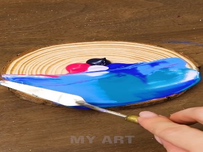 یک نقاشی زیبا؛ زینت بخش اتاق شما