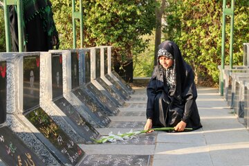 عکس/ آیین ملی مهمانی لالهها - گلزار شهدای همدان