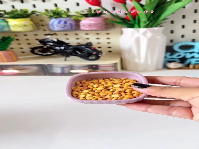با ظرفهای دور ریختنی دکور جذاب بساز